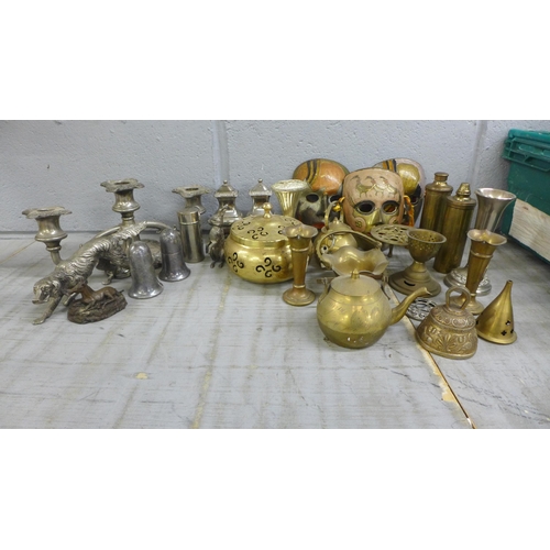 1058 - A collection of metalware including silver plated and brassware **PLEASE NOTE THIS LOT IS NOT ELIGIB... 