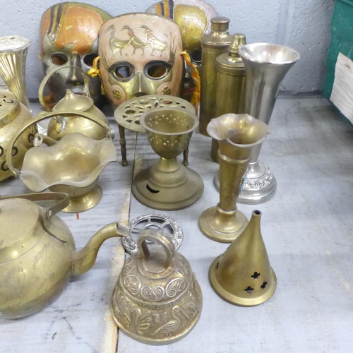 1058 - A collection of metalware including silver plated and brassware **PLEASE NOTE THIS LOT IS NOT ELIGIB... 