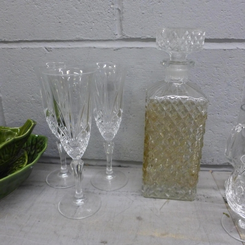 1062 - A set of cabbage ware and a collection of glasses **PLEASE NOTE THIS LOT IS NOT ELIGIBLE FOR IN-HOUS... 