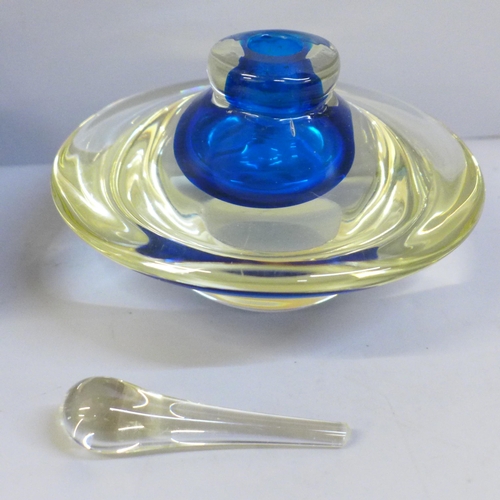 612 - Two pieces of Murano glass - a multi-coloured vase, 12cm and a scent bottle **PLEASE NOTE THIS LOT I... 