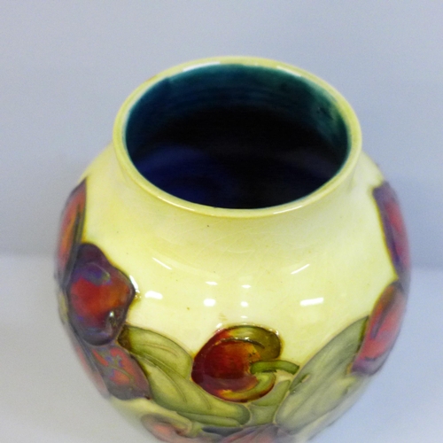 628 - A Moorcroft vase, 13cm