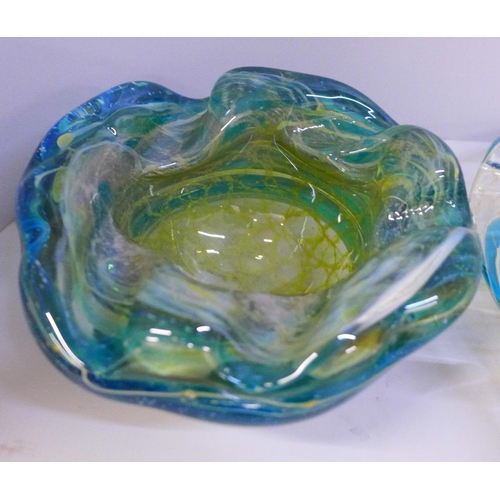 645 - Two unsigned pieces of Mdina glass **PLEASE NOTE THIS LOT IS NOT ELIGIBLE FOR IN-HOUSE POSTING AND P... 