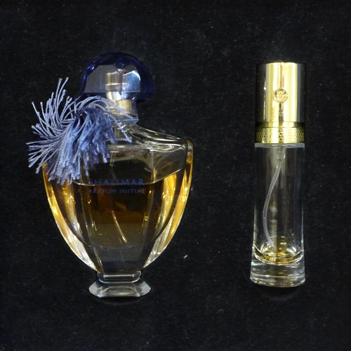 655 - Perfumes; a boxed set of Shalimar, with a used purse spray 15ml, a three quarter full eau de parfum ... 