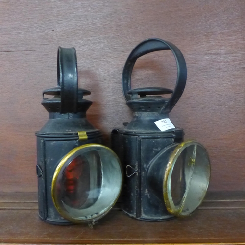 762 - A pair of railway signal lamps **PLEASE NOTE THIS LOT IS NOT ELIGIBLE FOR IN-HOUSE POSTING AND PACKI... 