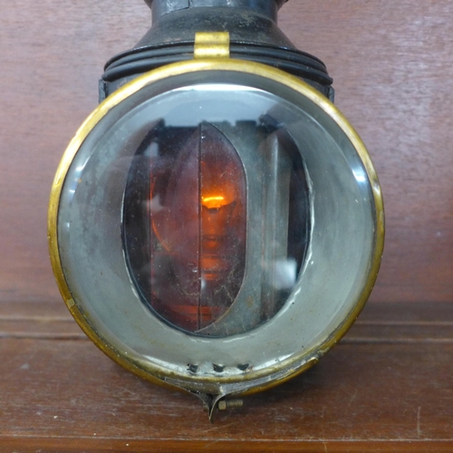 762 - A pair of railway signal lamps **PLEASE NOTE THIS LOT IS NOT ELIGIBLE FOR IN-HOUSE POSTING AND PACKI... 