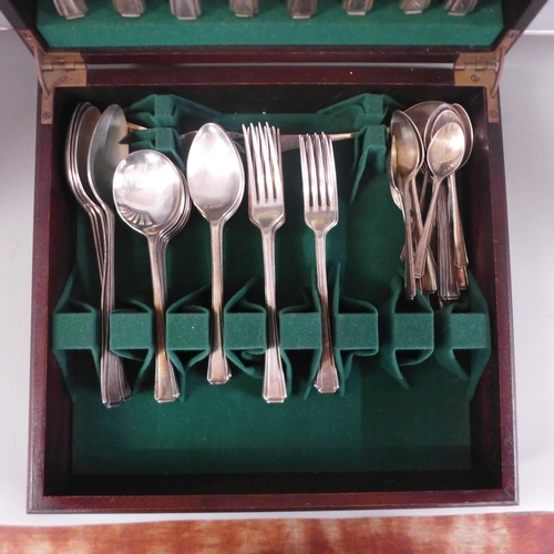 780 - An Elkington canteen of cutlery