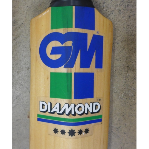 787 - A signed Derek Randall Gunn & Moore cricket bat