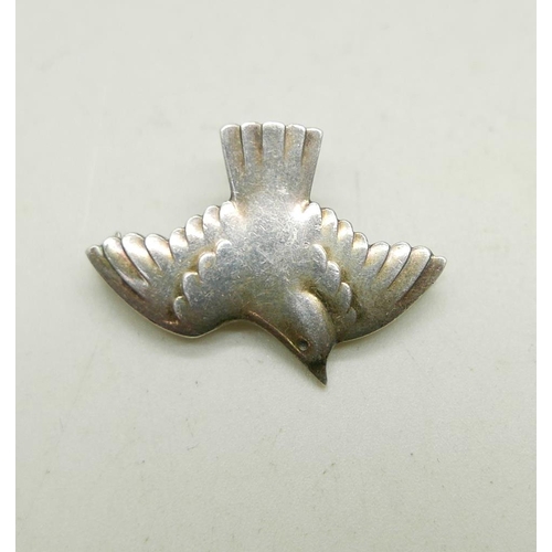 984 - A Georg Jensen 316B silver bird brooch, 2.8cm x 2.1cm