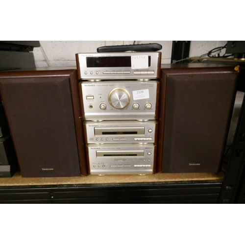 2120 - A Technics HD51 stereo component system including an ST-HD51 stereo tuner, an SE-HD51 stereo amplifi... 