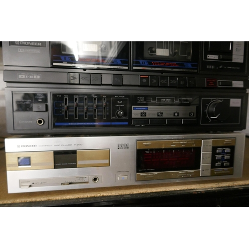 2128 - A quantity of Pioneer stereo equipment including a TX-221ZL FM/AM digital synthesizer tuner, a DC-22... 