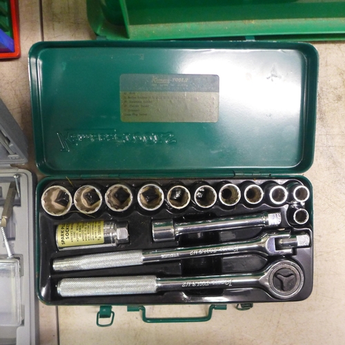 2008 - 2 boxes of assorted hand tools including Bosch PSM 50A multi sander, drill bit sets, spirit level, K... 