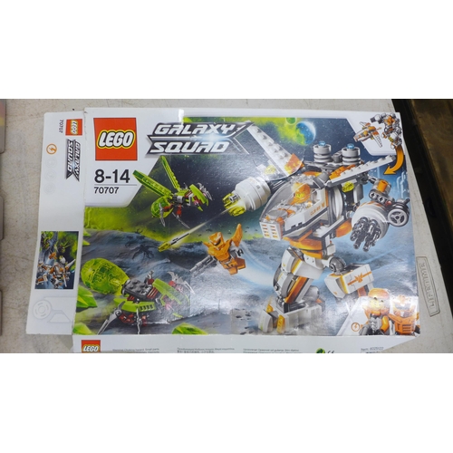 2036 - A large quantity of assorted Lego building bricks