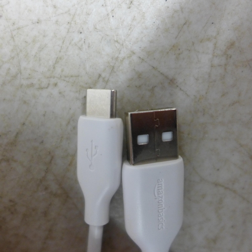 2043 - 35 Amazon Basics USB-C to USB-A 1.8m cables