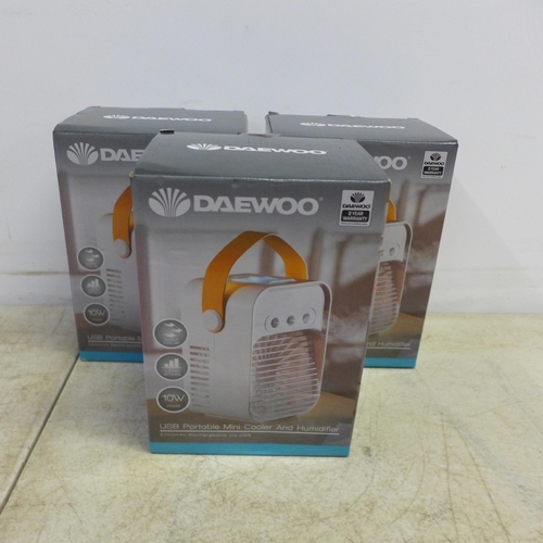 2045 - Three boxed portable Daewoo USB mini cooler and humidifiers