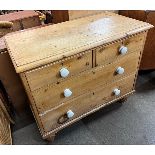 171 - A Victorian pine chest of drawers