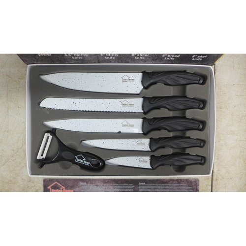 2092 - A Swiss home 6 piece knife set