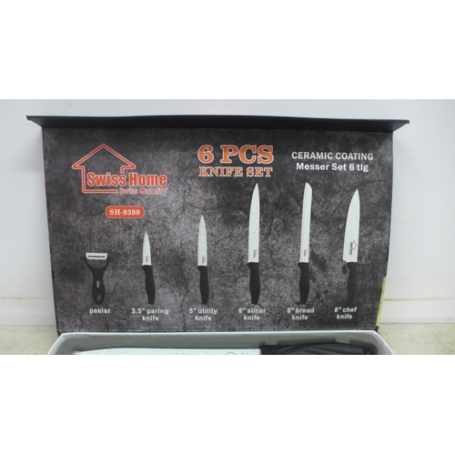 2092 - A Swiss home 6 piece knife set