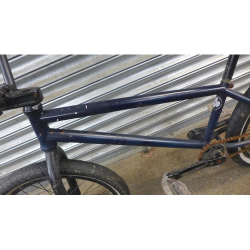 2152 - A blue United Social BMX bike