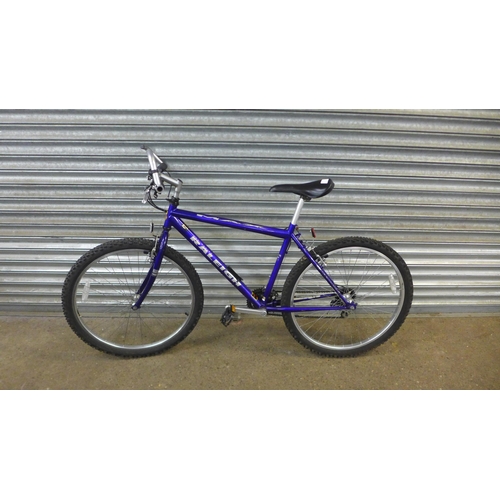 2153 - A Raleigh Max chrome alloy framed mountain bike