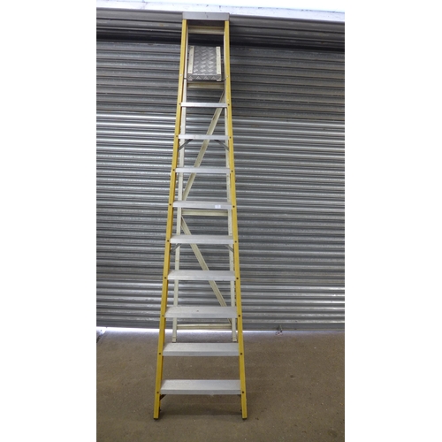 2166 - A 10 rung (3 meters) fiberglass electricians ladder