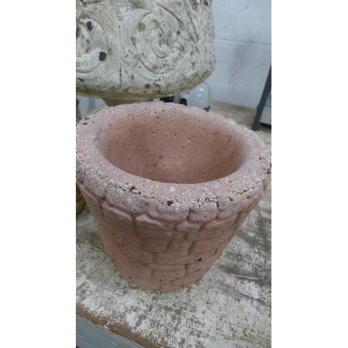 2190 - A concrete pedestal planter and two circular concrete planters