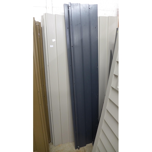 2206 - 9 assorted shed panels