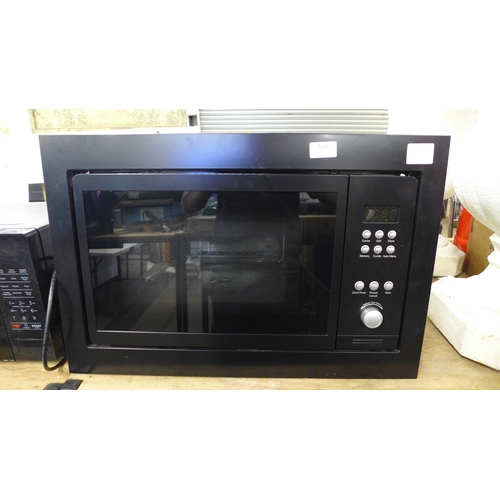 2272 - An integrated microwave combi oven - 900w WRMKRU25BK