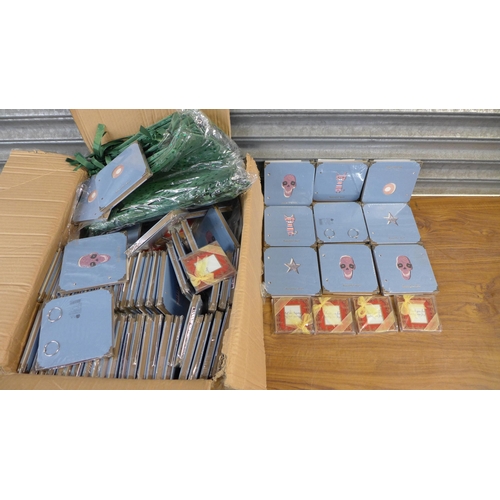 2273 - A large quantity of notebooks, gift bags and small photo frames