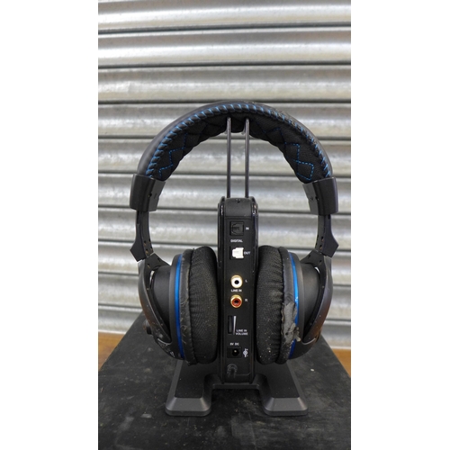 2305 - A Turtle Beach Earforce PX51 Premium wireless Dolby digital gaming headset