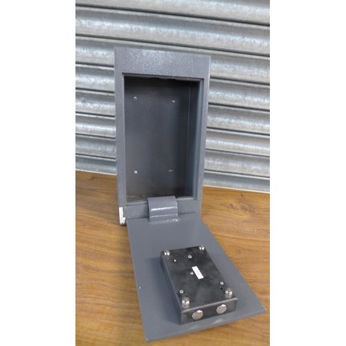 2306 - A B&Q key locking floor safe with key - H 130mm x W 390mm x D 210mm