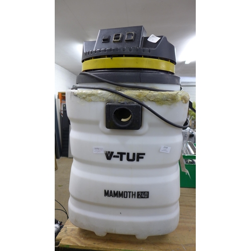 2318 - A V-Tuff Mammoth 240 heavy duty water vacuum (7770) * this lot is subject to VAT *this item is to be... 