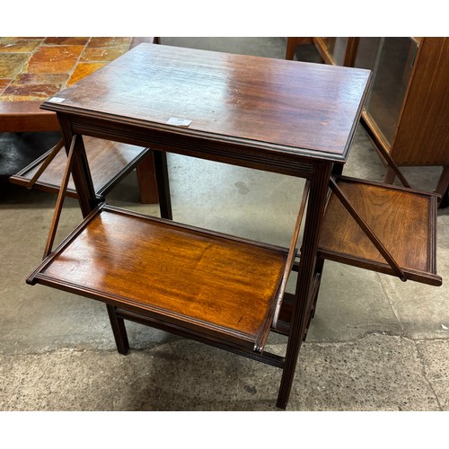 180 - An Edward VII mahogany drop-leaf occasional table