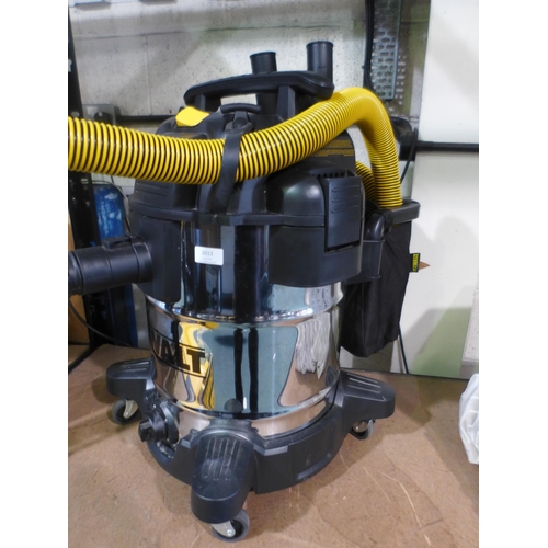 3013 - Dewalt 38L Wet / Dry Vacuum Cleaner   - This lot requires a UK adaptor     (327-106 )  * This lot is... 