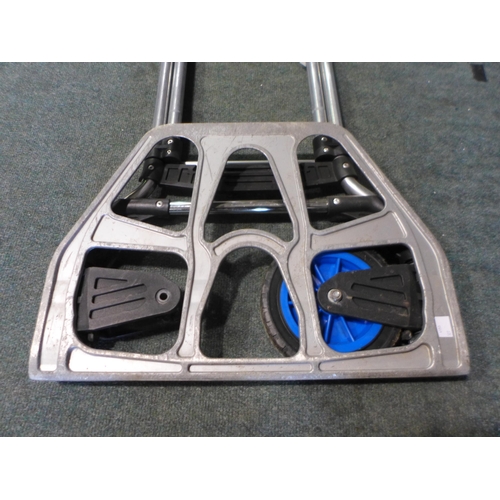 3018 - Toolmaster Folding Hand Truck - Damaged Wheel     (327-262 )  * This lot is subject to VAT