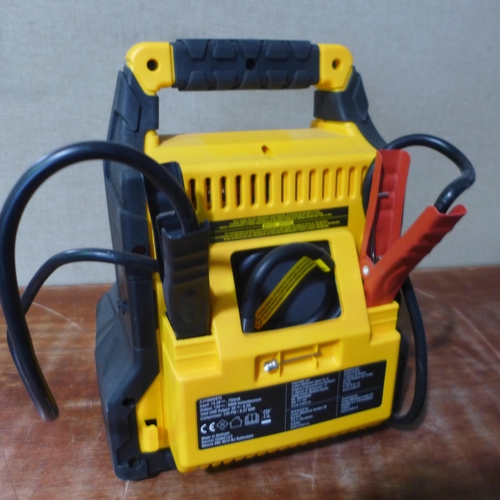 3034 - Cat Jump Starter 1200 Amp - No Box  - This lot requires a UK adaptor     (327-680 )  * This lot is s... 