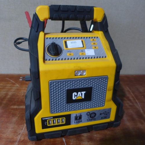 3035 - Cat Jump Starter 1200 Amp - No Box  - This lot requires a UK adaptor     (327-681 )  * This lot is s... 