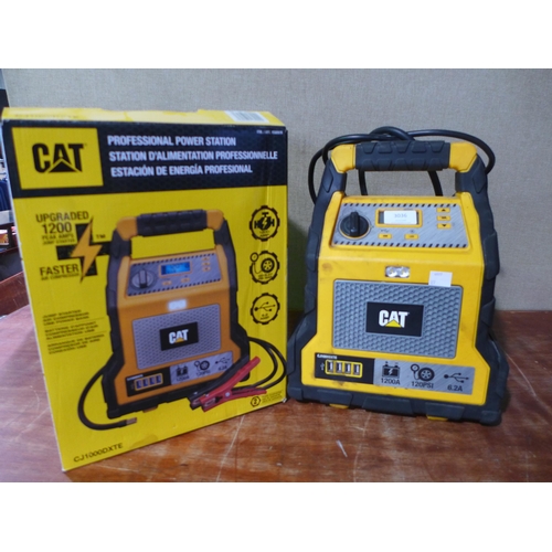 3036 - Cat Jump Starter 1200 Amp   - This lot requires a UK adaptor     (327-682 )  * This lot is subject t... 