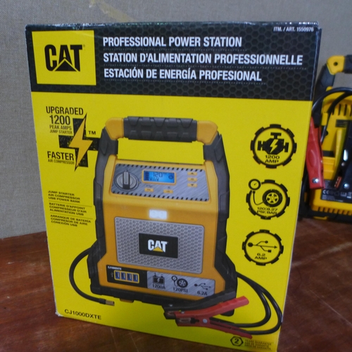 3038 - Cat Jump Starter 1200 Amp   - This lot requires a UK adaptor     (327-684 )  * This lot is subject t... 