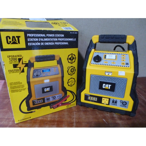 3039 - Cat Jump Starter 1200 Amp   - This lot requires a UK adaptor     (327-685 )  * This lot is subject t... 