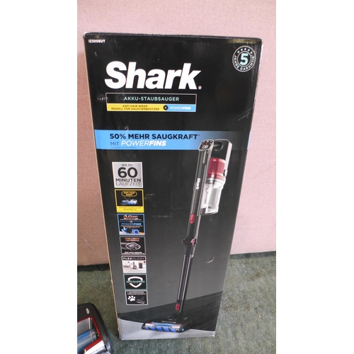 3048 - Shark Cordless Stick Vacuum Cleaner With Battery - Damaged Stick/ Wand  - This lot requires a UK ada... 
