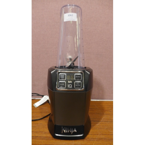 3062 - Ninja Blender With Autoiq   - This lot requires a UK adaptor     (327-334 )  * This lot is subject t... 