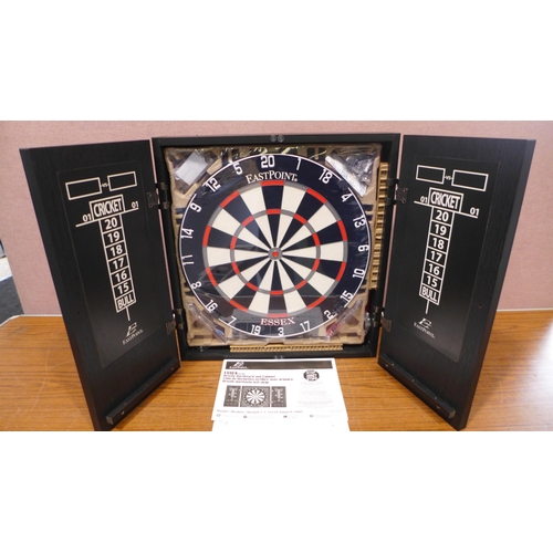 3070 - Essex Bristle Dartboard And Cabinet    (327-125 )  * This lot is subject to VAT