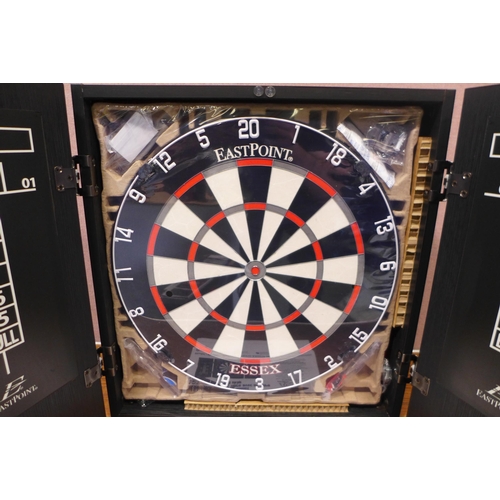 3070 - Essex Bristle Dartboard And Cabinet    (327-125 )  * This lot is subject to VAT