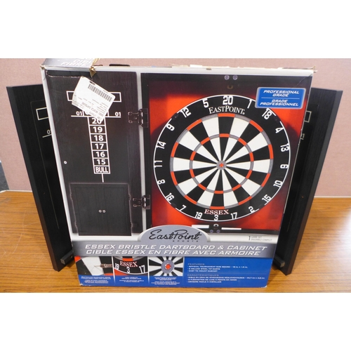 3070 - Essex Bristle Dartboard And Cabinet    (327-125 )  * This lot is subject to VAT