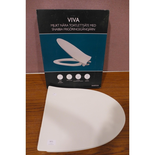 3071 - Tavistock Soft Close Toilet Seat   (327-112 )  * This lot is subject to VAT