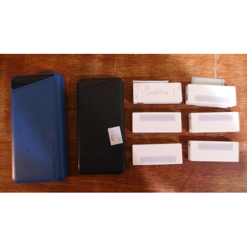 3092 - Cygnett Power Bank and Conglom Drawer Lights   - This lot requires a UK adaptor (327-199,419 )  * Th... 