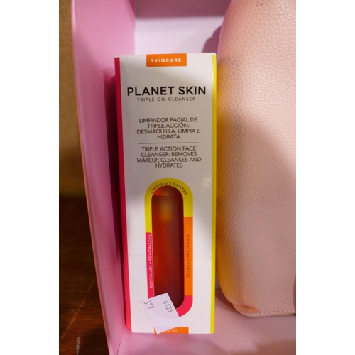 3093 - Planet Skin Triple Oil and Makeup Brush & Bag Set  and Reusable Make Up Cloths    (327-237,240,635 )... 