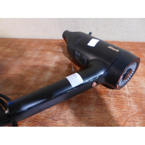 3101 - Shark Hair Dryer & Styler   - This lot requires a UK adaptor     (327-370 )  * This lot is subject t... 