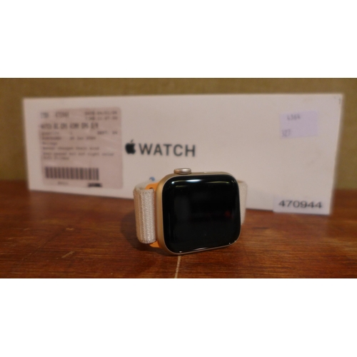 3119 - Apple Watch Se (Gen 2) 40Mm Smart Watch With charger ad box   - This lot requires a UK adaptor     (... 