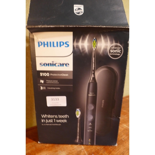 3133 - Philips Sonicare Toothbrush - Device Only   - This lot requires a UK adaptor         (327-543 )  * T... 